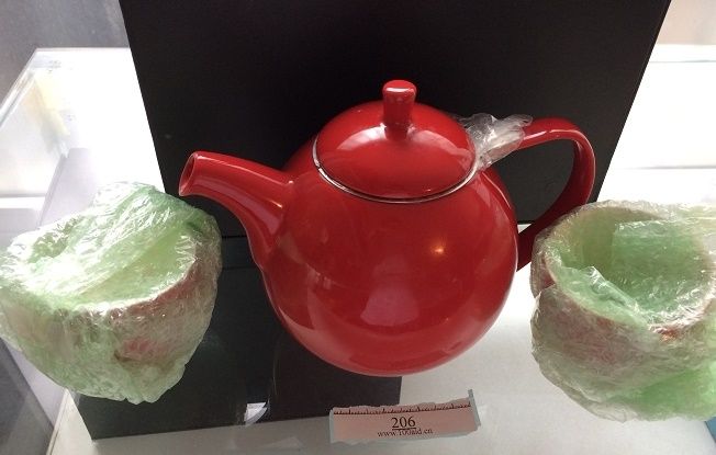 red teapot set